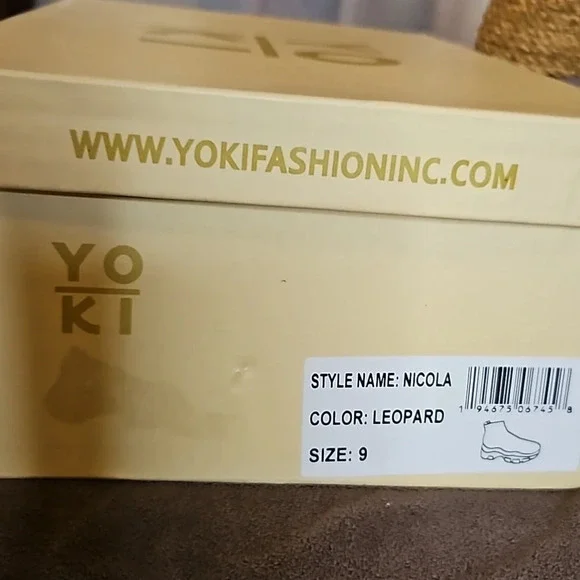 YOKI Women's Comfort Leopard Sneaker NWT - Picture 6 of 6
